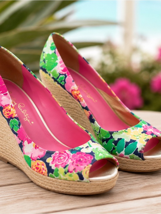 Lilly Pulitzer Shoes - Lilly Pulitzer Floral Peep Toe Espadrille Wedge Heels Size 9M